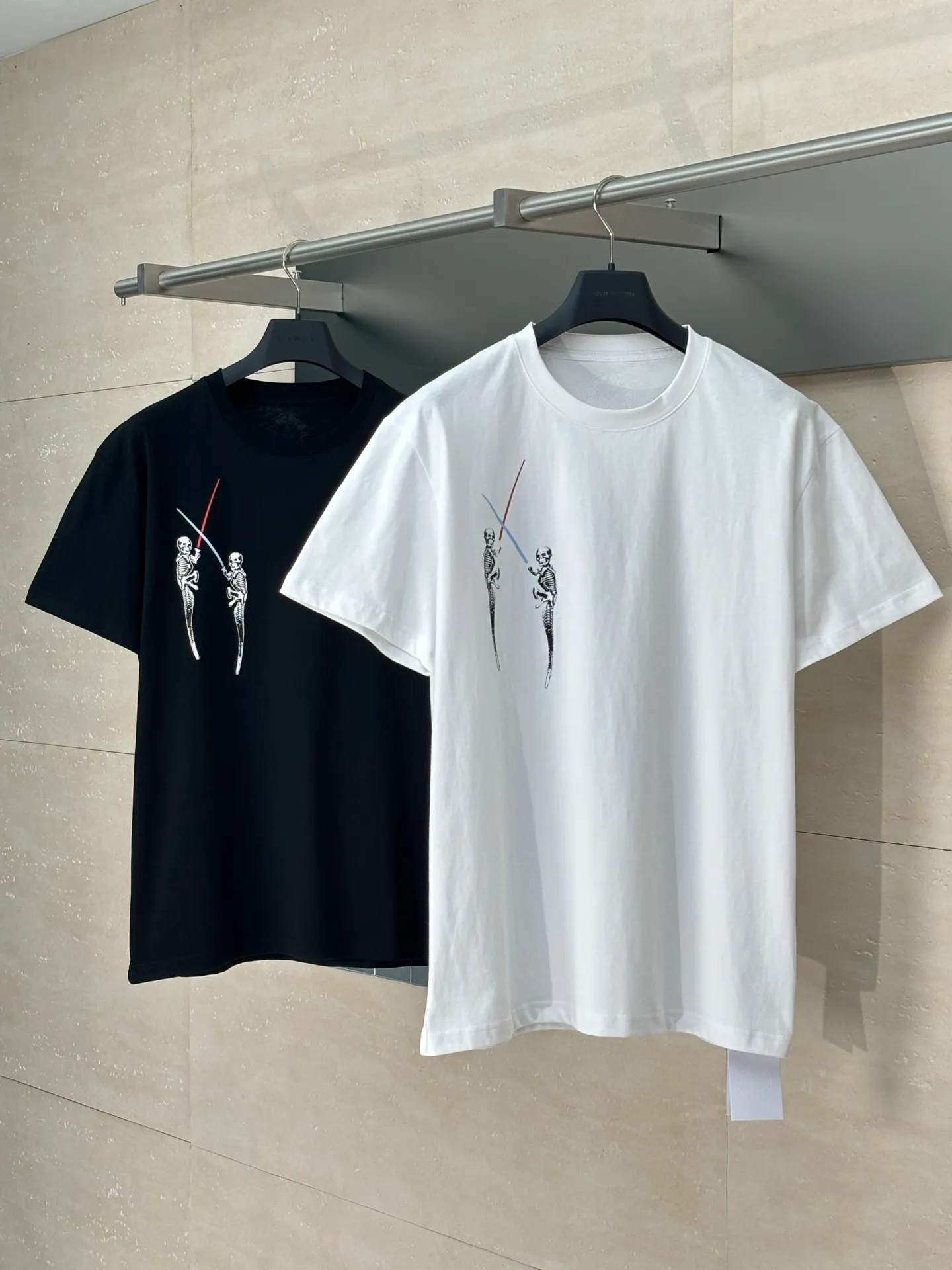 🅿️270 ComeHearts*/Cro Heart 25Ss Star Wars limited short-sleeved T-shirt. The fabric is made of 26-woven 200g cotton. The printing is made of hand-made glue printing. Customized accessories. Size: S/M/L